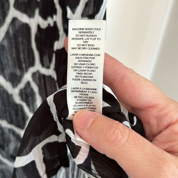 Chico’s Women’s animal print geometric 3/4 sleeve collared sheer blouse 1 small - Picture 8 of 9